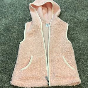 Toddler girls furry vest. Size 5T.